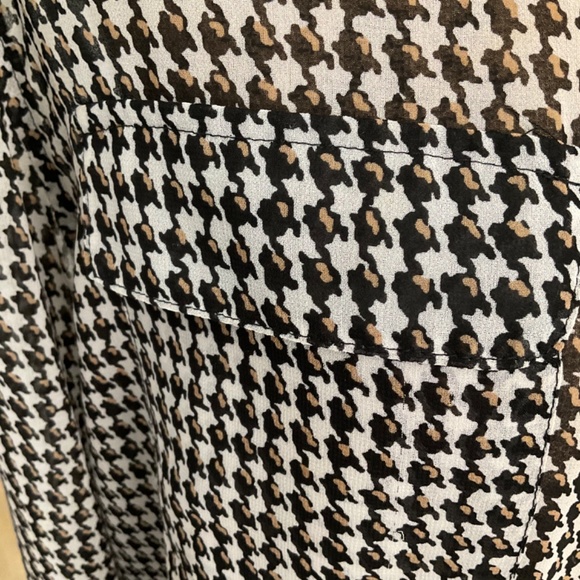 Vince Camuto Sheer Houndstooth Blouse medium button down career black neutral M - Picture 12 of 12